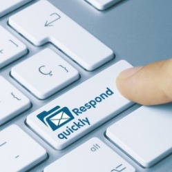 keyboard with button that says respond quickly